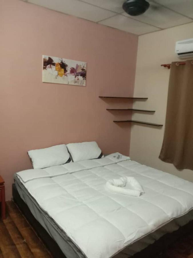 Homestay Tok Abah Seri Iskandar Esterno foto
